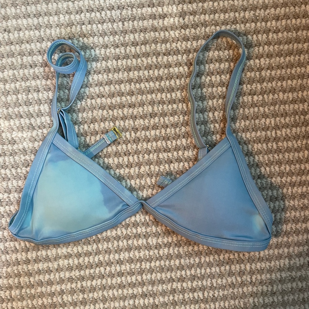 NWOT color changing bikini top